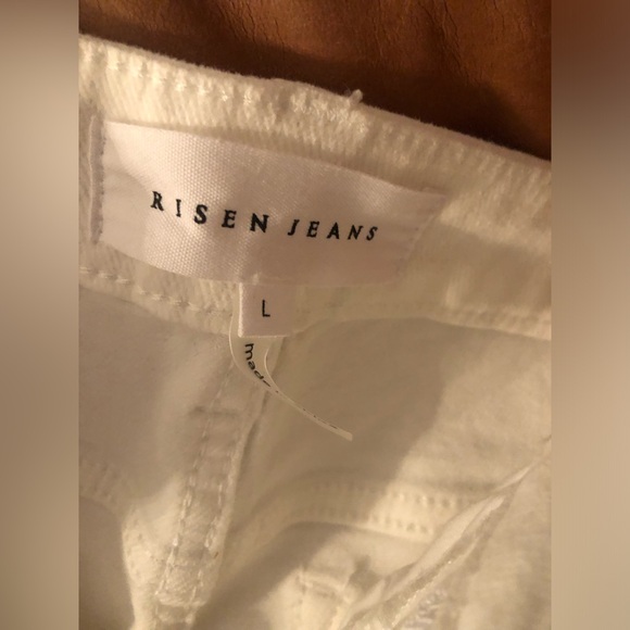 NWT Risen White distressed frayed jean short SZ L - Picture 5 of 7